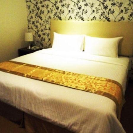 8 Days Boutique Hotel @ Mount Austin Jb Джохор-Бару Экстерьер фото